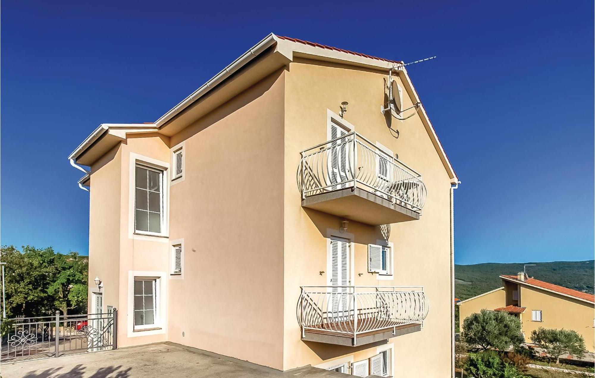 Stunning Apartment In Kornic With House Sea View Kornić Exterior foto